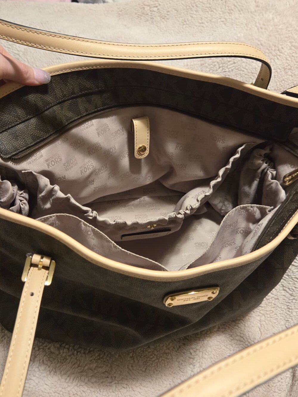 Michael Kors Authentic Tote/Diaper Bag - Picture 7 of 15